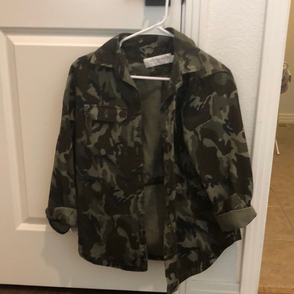 Camo button up/jacket